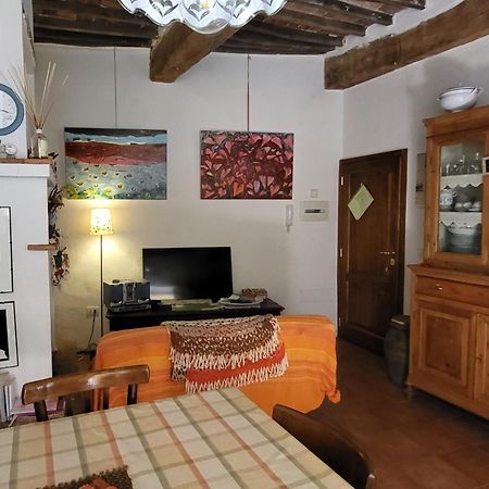 La Casa Di Dina Lägenhet Castelmuzio Exteriör bild